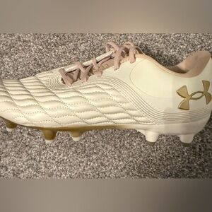 New Under Armour Magnetico Gold Soccer Cleats Unisex M5.5/w7